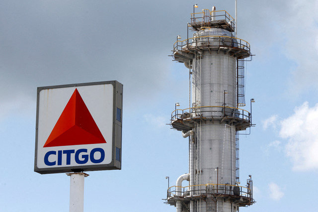 Citgo Petroleum refinery is pictured in Sulphur, Louisiana, U.S., June 12, 2018. REUTERS/Jonathan Bachman