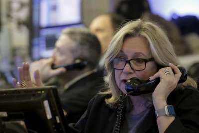 Dow Hits New Record While S&P 500 and Nasdaq Edge Lower