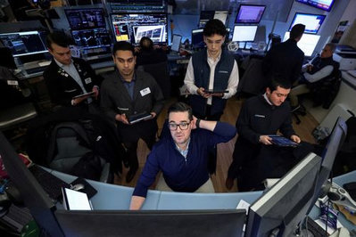 Strong US Jobs Growth Boosts Stocks and US Dollar Rally
