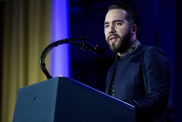El presidente de El Salvador, Nayib Bukele, habla durante el Desayuno Nacional de Oración en Washington, D.C., EE. UU., el 5 de febrero de 2026. REUTERS/Al Drago