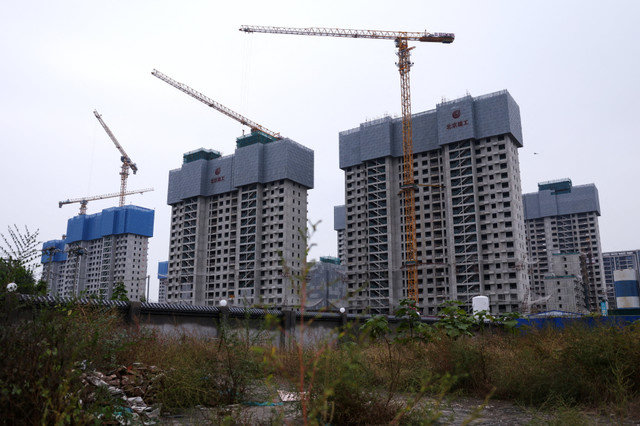 Edifícios residenciais em construção em Pequim, China, em 16 de outubro de 2025. REUTERS/Tingshu Wang