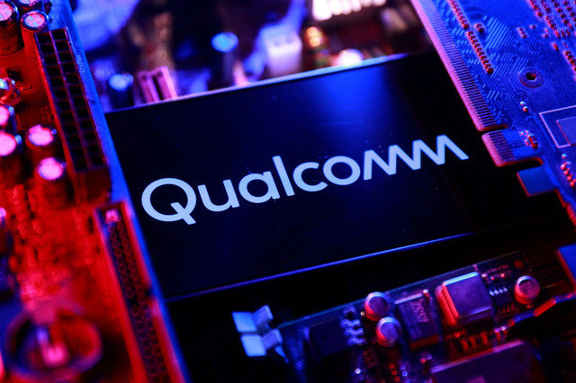 FILE PHOTO: A Qualcomm logo and a computer motherboard appear in this illustration taken August 25, 2025. REUTERS/Dado Ruvic/Illustration/File Photo