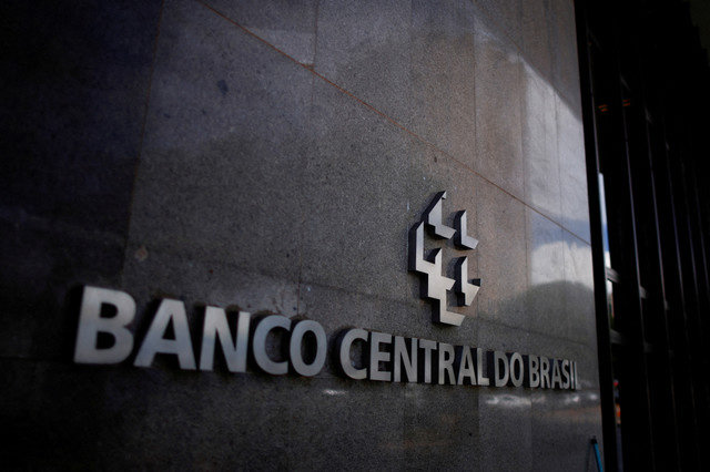 FOTO DE ARCHIVO: El logotipo del Banco Central de Brasil se ve en su sede en Brasilia, Brasil, el 17 de diciembre de 2024. REUTERS/Adriano Machado/File Photo
