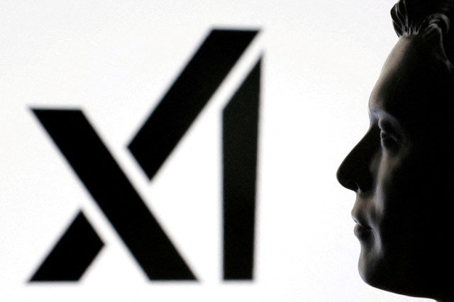 Um modelo em miniatura impresso em 3D de Elon Musk e o logotipo da xAI são vistos nesta ilustração criada em 16 de fevereiro de 2025. REUTERS/Dado Ruvic/Illustration//File Photo