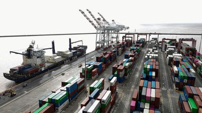 Argentine maritime workers strike against labor reforms