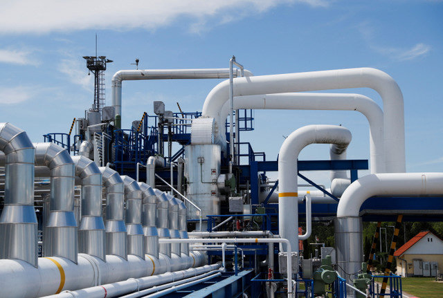ภาพท่อส่งก๊าซที่สถานจัดเก็บซานา (Zsana Storage Site) ในเมืองซานา ประเทศฮังการี เมื่อวันที่ 20 พฤษภาคม 2022 REUTERS/Bernadett Szabo