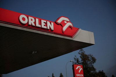 Orlen supera las expectativas por el impulso del refino