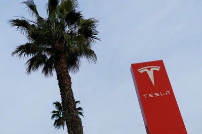 US Automakers Caught in Trump and California EV Dispute