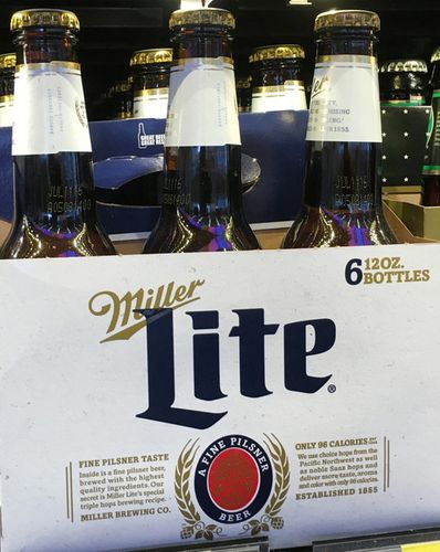 Molson Coors projeta forte queda no lucro anual de 2026