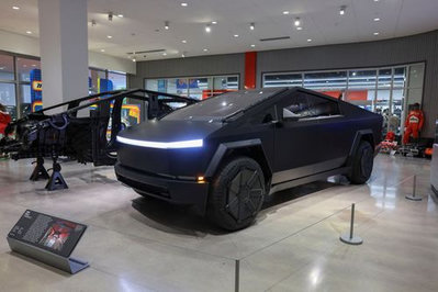 Tesla reduce el precio de la Cybertruck Cyberbeast