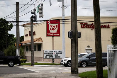 Walgreens sa thải hơn 600 nhân viên sau khi đổi chủ