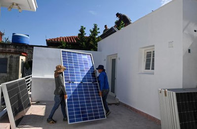 Cubanos adotam energia solar para combater crise elétrica