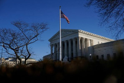 Trump impone nuevos aranceles tras el revés del Supremo