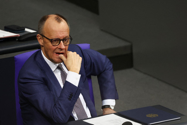นายกรัฐมนตรีเยอรมนี Friedrich Merz เข้าร่วมการประชุมสภาผู้แทนราษฎรเยอรมัน (Bundestag) ในกรุงเบอร์ลิน ประเทศเยอรมนี เมื่อวันที่ 29 มกราคม 2026 REUTERS/Liesa Johannssen