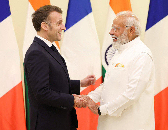 India's Prime Minister Narendra Modi meets with France's President Emmanuel Macron at the Lok Bhavan in Mumbai, India, February 17, 2026. India's Press Information Bureau/Handout via REUTERS THIS IMAGE HAS BEEN SUPPLIED BY A THIRD PARTY. NO RESALES. NO ARCHIVES.