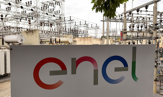 Se ve un logotipo de Enel en una subestación en Sao Paulo, Brasil, el 26 de marzo de 2025. REUTERS/Amanda Perobelli