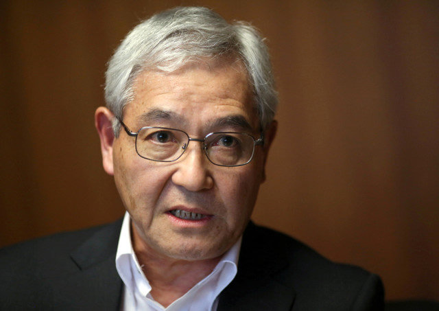 FOTO DE ARQUIVO: O membro do conselho do Banco do Japão (BOJ), Makoto Sakurai, fala durante uma entrevista à Reuters na sede do BOJ em Tóquio, Japão, em 1 de setembro de 2016. REUTERS/Toru Hanai/File Photo