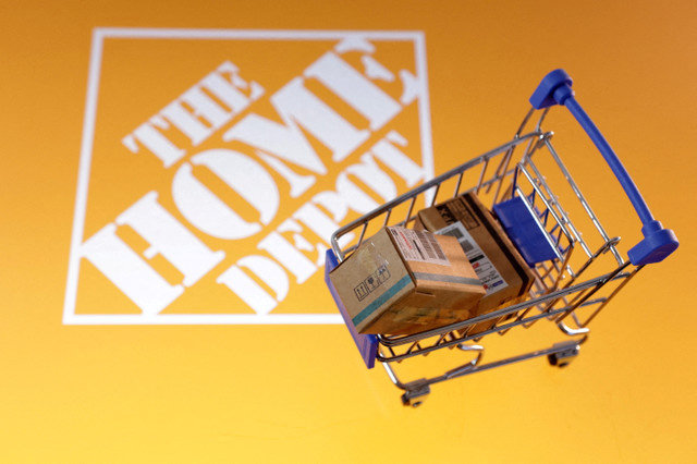 O logótipo da Home Depot é visto nesta ilustração capturada em 11 de fevereiro de 2025. REUTERS/Dado Ruvic/Illustration/File Photo