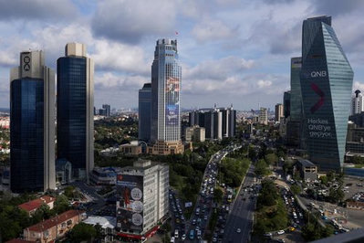 Turkish Central Bank Reserves Fall by Six Billion Dollars