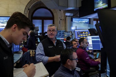 Wall Street recupera após queda no setor de tecnologia