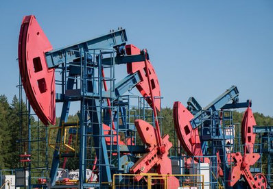 El petróleo cae por posible acuerdo entre Irán y EE. UU.