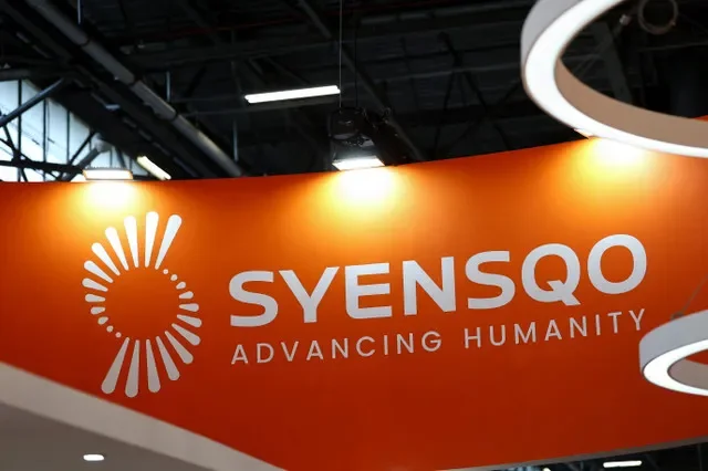 ภาพประกอบ: ป้ายสัญลักษณ์ Syensqo ที่งาน JEC World Composites Show ณ ศูนย์นิทรรศการ Villepinte ใกล้กรุงปารีส ประเทศฝรั่งเศส เมื่อวันที่ 4 มีนาคม 2025 REUTERS/Benoit Tessier/File Photo