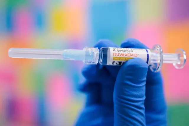 A dose of the Novavax Nuvaxovid COVID-19 vaccine is prepared in Schwenksville, Pennsylvania, in this illustration from October 2025. REUTERS/Hannah Beier/Illustration