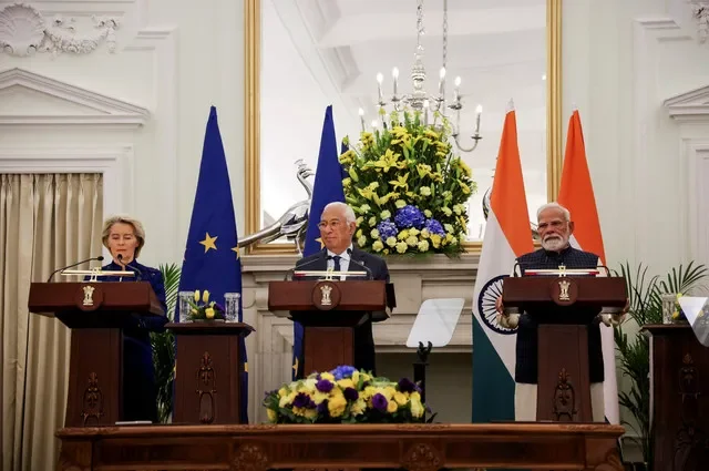 O primeiro-ministro indiano Narendra Modi, o presidente do Conselho Europeu António Costa e a presidente da Comissão Europeia Ursula von der Leyen realizam uma declaração conjunta à imprensa na Hyderabad House em Nova Deli, Índia, 27 de janeiro de 2026. REUTERS/Altaf Hussain