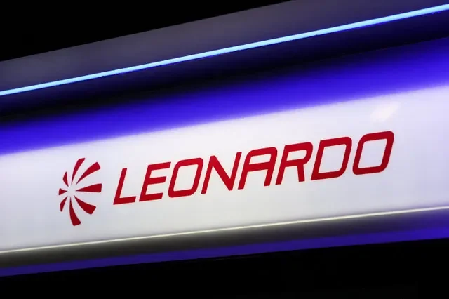 O logotipo da Leonardo é exibido acima de um estande no primeiro dia da Indo Pacific International Maritime Exposition em Sydney, Austrália, 4 de novembro de 2025. REUTERS/Hollie Adams