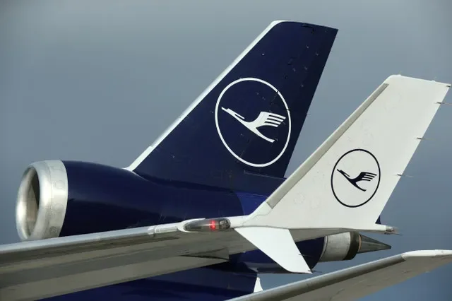 FOTO DE ARCHIVO: Un avión de carga McDonnell Douglas MD-11 de Lufthansa se fotografía en el aeropuerto de Frankfurt, Alemania, el 27 de noviembre de 2020. REUTERS/Ralph Orlowski/Foto de archivo