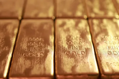 Gold Prices Climb as Israel Strikes Tehran Infrastructure