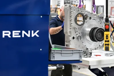 Renk reporta ingresos estables pese a retrasos y embargos