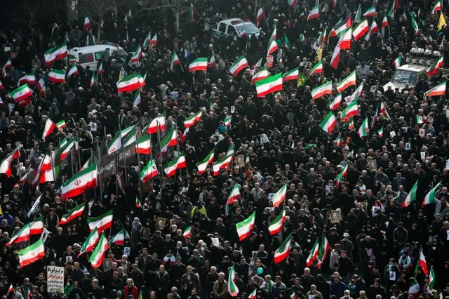 2026年3月9日、イランの新最高指導者モジタバ・ハメネイを支持する集会の様子。Majid Asgaripour/WANA (West Asia News Agency) via REUTERS(注意:この写真は第三者から提供されたものです)