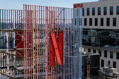 ทรัมป์ซื้อหุ้นกู้ Netflix และ Warner Bros ท่ามกลางศึกชิงกิจการ