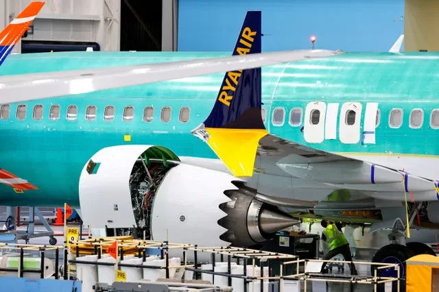 ẢNH HỒ SƠ: Một chiếc máy bay Boeing 737 MAX đang được lắp ráp cho hãng hàng không giá rẻ Ryanair tại nhà máy của công ty ở Renton, Washington, Hoa Kỳ vào ngày 25 tháng 6 năm 2024. Jennifer Buchanan/Pool qua REUTERS/Ảnh hồ sơ