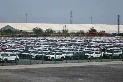 China auto sales fell 15 percent in February amid holidays