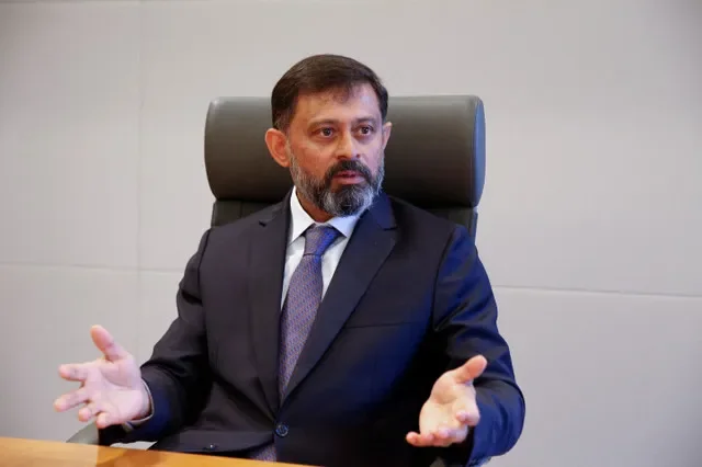 Rig Karkhanis, Jefe de Mercados Globales de Nomura Holdings, Inc., habla en una oficina en Tokio, Japón, el 10 de marzo de 2026. REUTERS/Miho Uranaka