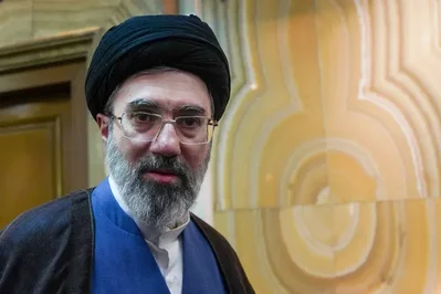 Lãnh đạo Iran yêu cầu duy trì đóng cửa eo biển Hormuz