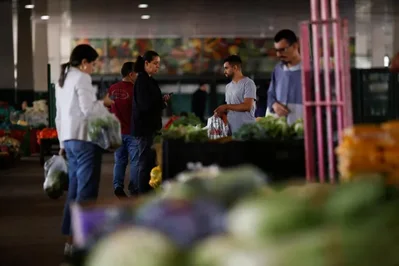 Brazil Annual Inflation Slows to 3.81% Before Rate Meeting
