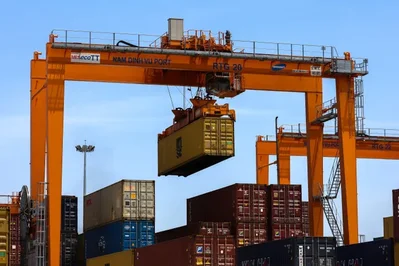 Vietnam trade surplus with US hits 19 billion in January