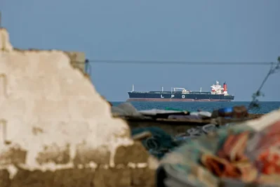 سفير إيران بالأمم المتحدة يستبعد إغلاق مضيق هرمز