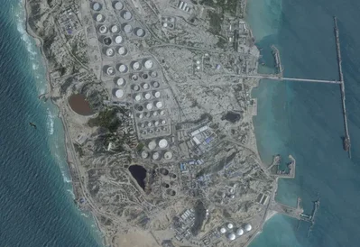 Iran targets UAE oil hub after US strikes Kharg Island