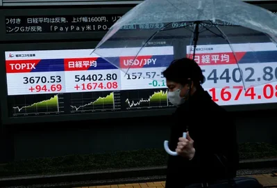 Asian Stocks Soften as Central Bank Meetings Approach