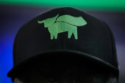 Beyond Meat adia balanço e projeta receita menor em 2025
