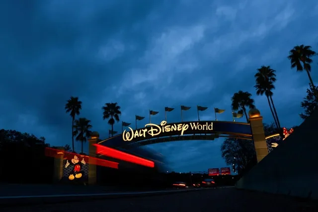 Un letrero de entrada a Walt Disney World se ve en Orlando, Florida, EE. UU. 8 de octubre de 2024. REUTERS/Jose Luis Gonzalez