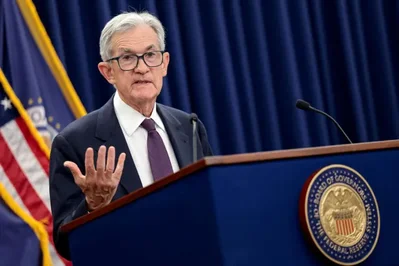 Powell afirma que tarifas e energia mantêm inflação alta