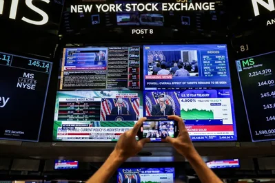 วอลล์สตรีทปิดลบขณะที่ตลาดคาดการณ์ว่า Fed จะปรับขึ้นดอกเบี้ย