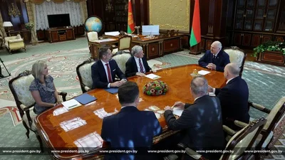 Bielorrusia libera a 250 presos ante el alivio de sanciones