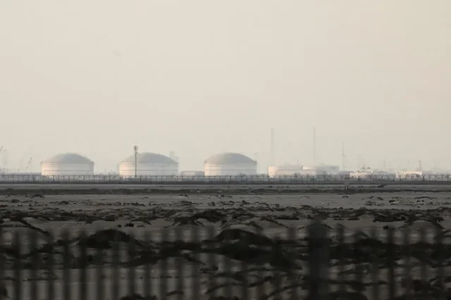 FOTO DE ARCHIVO: Instalaciones de producción de gas natural licuado (GNL) de QatarEnergy en la ciudad industrial de Ras Laffan, Qatar, el 2 de marzo de 2026. REUTERS/Stringer/Archivo