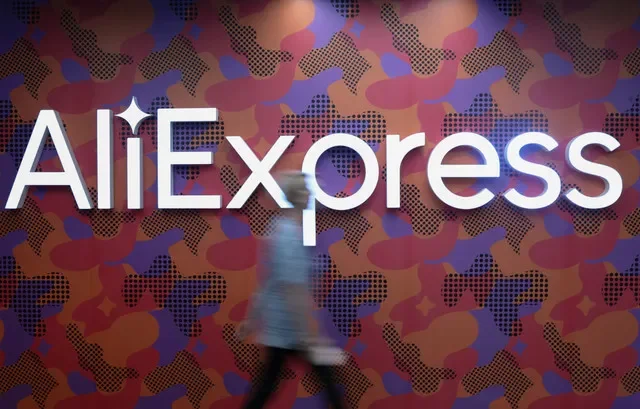 O logotipo do AliExpress é visto dentro do escritório da empresa em Moscou, Rússia. Foto tirada em 9 de julho de 2020. REUTERS/Evgenia Novozhenina